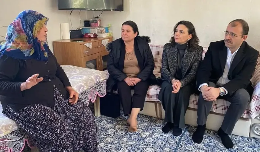 Kadirli Kaymakamı Erdinç Dolu ve Eşi, Hane Ziyaretlerinde Ailelerle Buluştu