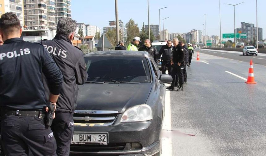 Adana'da Direksiyon Başında Tüfekle Vurulmuş Halde Bulundu