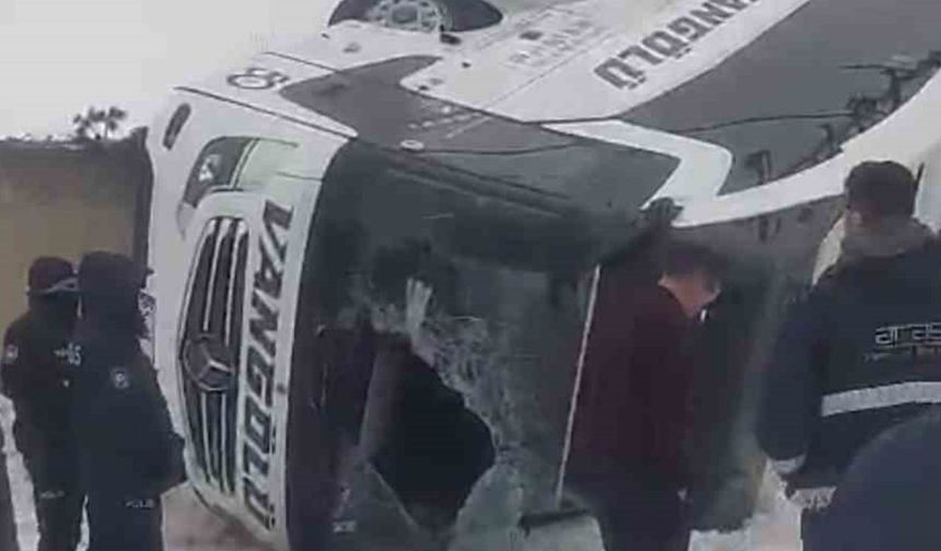 Ağrı'da otobüs kazası: 16 yaralı!