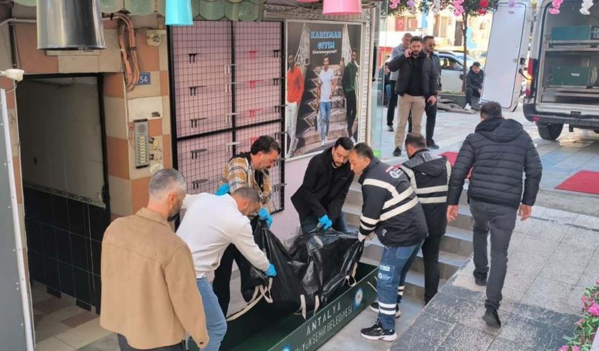 Antalya’da Kanlı Hesaplaşma: Alacak Verecek Kavgası Cinayetle Bitti