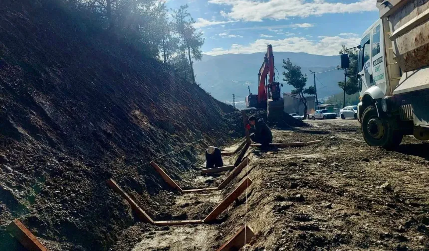 Bahçe’de A1 Yağmur Suyu Kanalı Çalışmaları Yerinde İncelendi