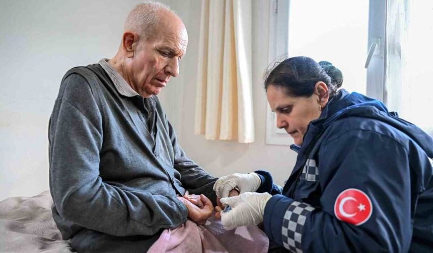 Evde sağlık hizmetiyle hayatlar kolaylaşıyor