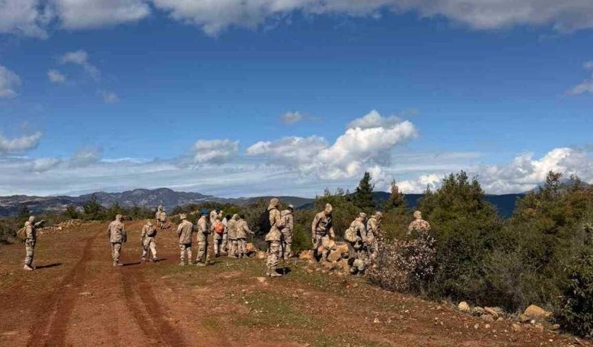 Hatay’da 7 Gündür Kayıp Olan Gence Ait Eşyalar Arazide Bulundu