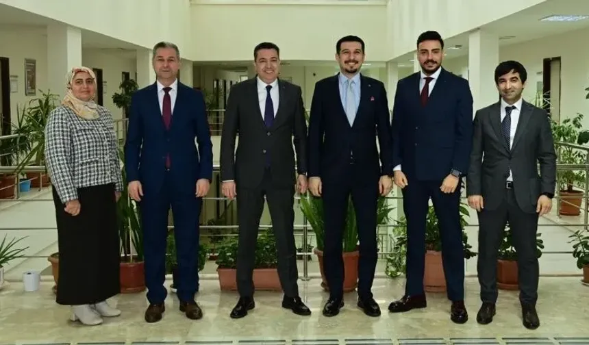 Osmaniye Korkut Ata Üniversitesi İnsan ve Toplum Bilimleri Fakültesi’nde Akademik Kurul Toplantısı Gerçekleştirildi