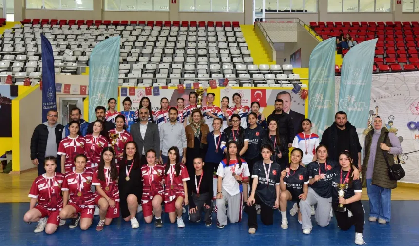 Osmaniye’de Okul Sporları Gençler Futsal İl Birinciliği Tamamlandı