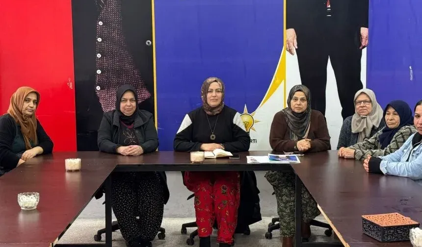 Toprakkaleli AK Partili Kadınlardan Şalvarlı Destek
