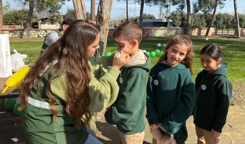 OKÜ Genç Yeşilay Kulübü, ÜNİDES Projesi ile Yeniköy Necip Soylu İlkokulu'nda Bağımlılıkla Mücadele Etkinliği Düzenledi