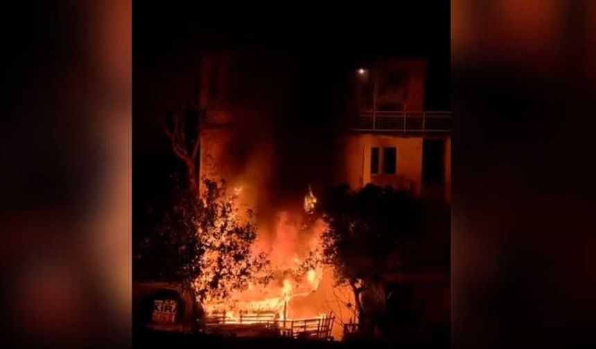 Adana’da Baraka Alevlere Teslim Oldu