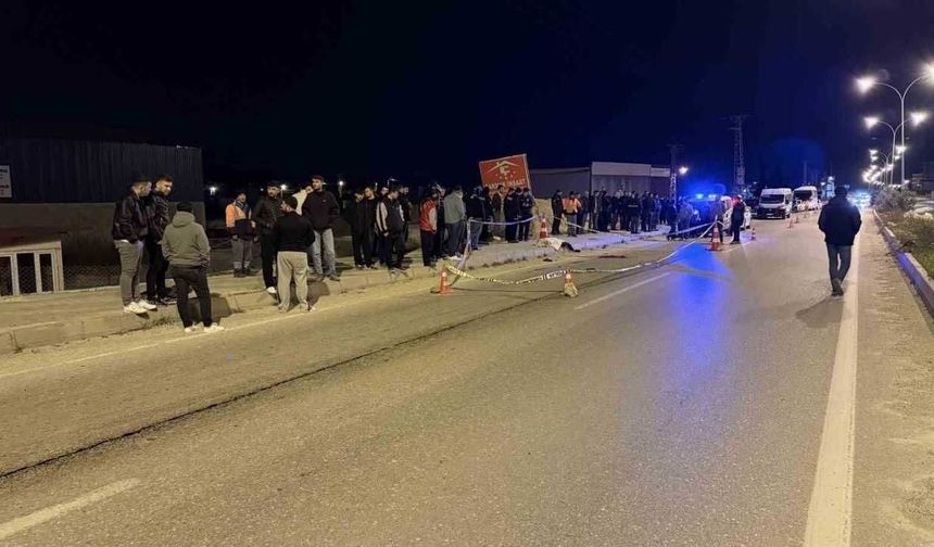 Adana’da otobüsle çarpışan motosikletli genç hayatını kaybetti