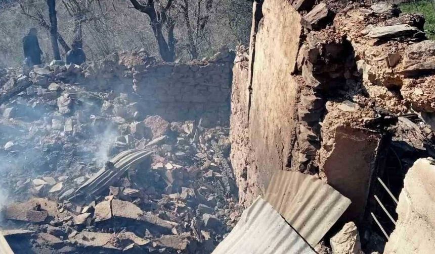 Adana’da yanan evden parasını kurtarmak isterken ağır yaralandı