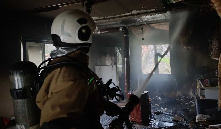 Antakya’da müstakil ev yangında kullanılamaz hale geldi