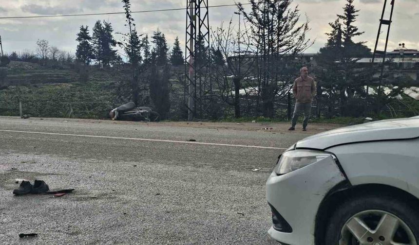 Antakya’da otomobil ile çarpışan motosiklet sürücüsü hayatını kaybetti