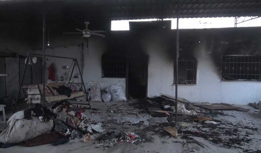 Arsuz’da çıkan yangında ailenin 50 yıllık hatıraları kül oldu