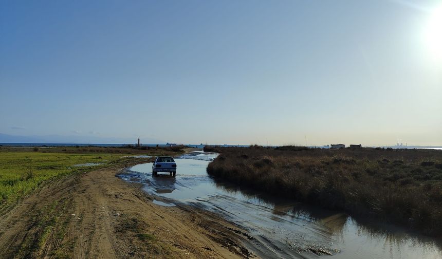 Burnaz Plajı Yolunda Su Taşkını Tepkisi