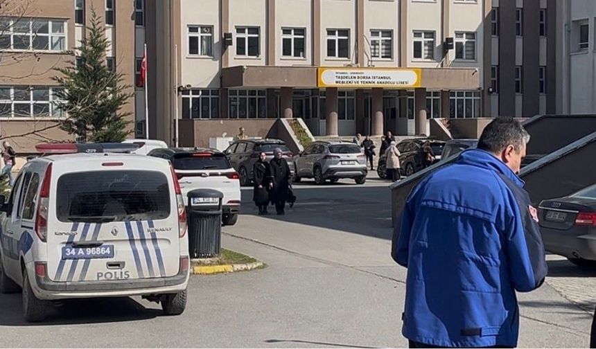 Çekmeköy’de Öğretmene Bıçaklı Saldırı: “Can Güvenliğimiz Yok” Dedi Öğrencisi Tarafından Öldürüldü