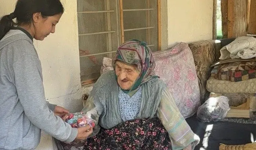 Çiçeklidere’de Öğrencilerden Anlamlı Bayram Ziyareti