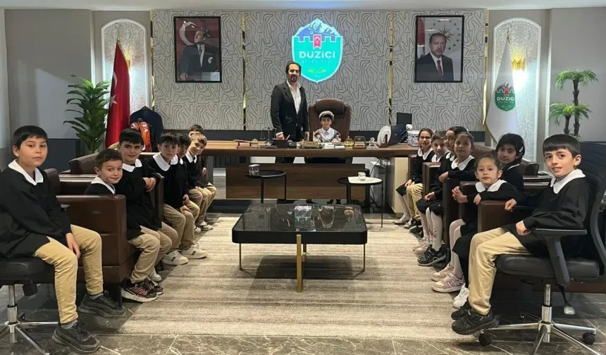 Düziçi'nde Tarihi Bir Yolculuk Öğrenciler, Çanakkale Gezici Müzesi’ni Ziyaret Etti