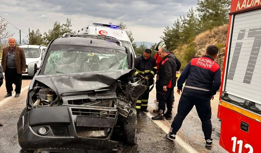 Kadirli’de Feci Kaza 1 Ölü, 4 Yaralı