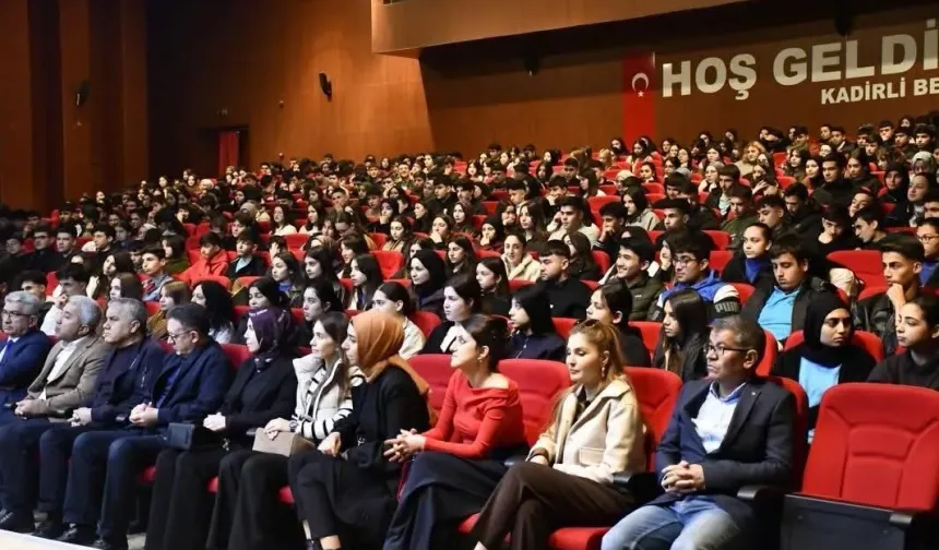 Kadirli’de “Kariyer Günleri” Etkinliği Öğrenciler Devletin Üst Düzey İsimleriyle Buluştu