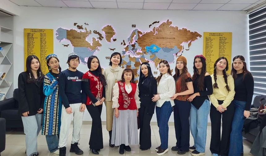 Kazakistan’da “Kültür ve Gelenekler Günü” Kutlanıyor