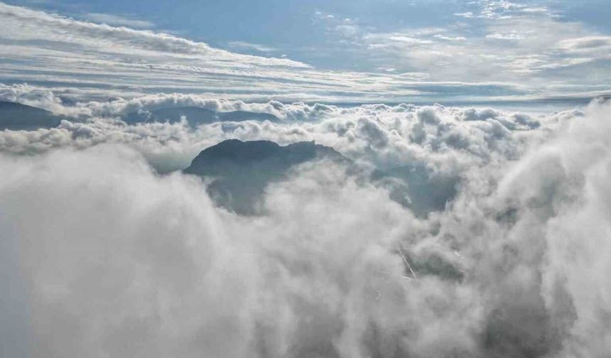 Kozan Kalesi’nde bulut şöleni Masalsı görüntüler oluştu