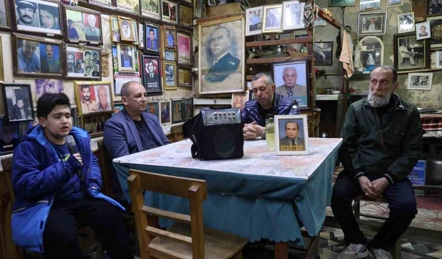 Kozan’da “Ölüler Kıraathanesi”nde bayram geleneği