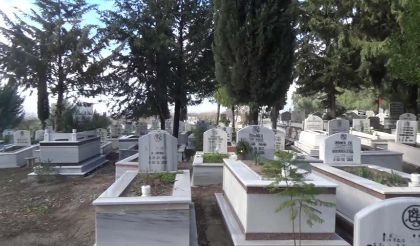 Osmaniye Toprakkale’de Mezarlık Yanına Düğün Salonu Tartışması: Halk Tepkili, Destekleyenler de Var