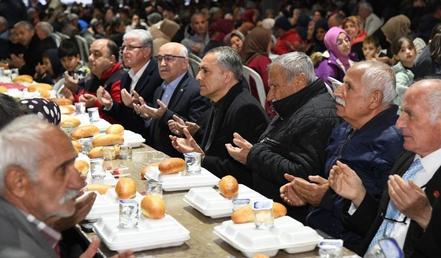 Başkan Çenet’ten Sürpriz Açıklama: Osmaniye’nin Bereket Sofrası Sınırları Aşıyor!