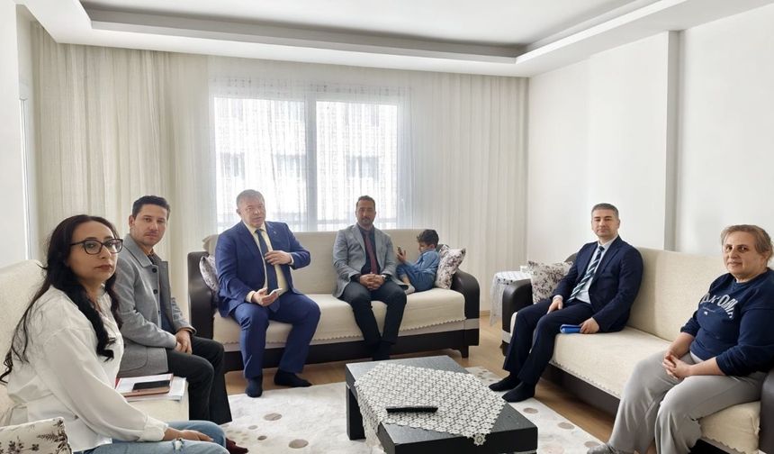 Bakanlıktan Osmaniye’de Sürpriz Ziyaret: Kapıyı Açan Aile Gözlerine İnanamadı!