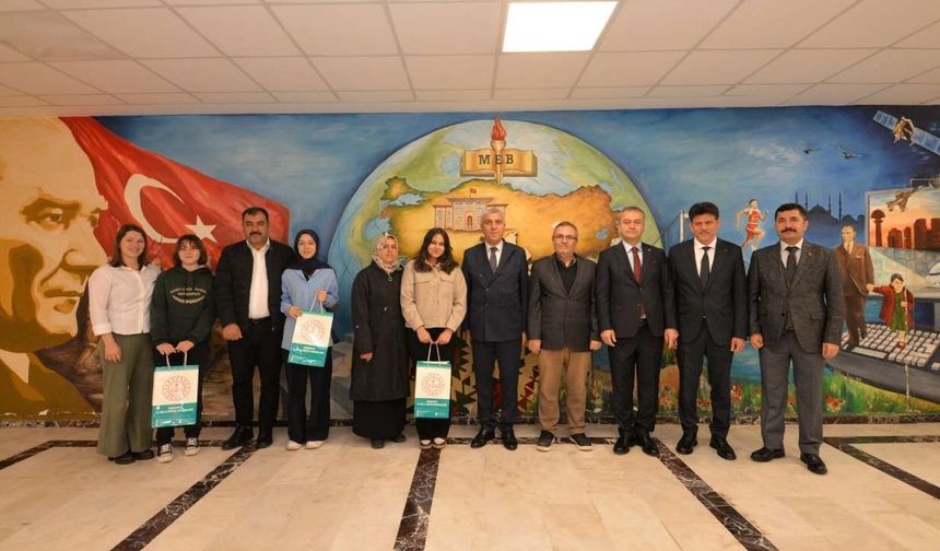 Osmaniye’nin Gurur Tablosu: Resim, Şiir ve Hikâyede İl Birincileri Ödüllendirildi