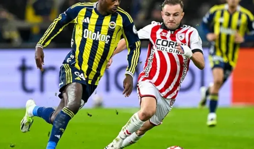 Fenerbahçe – Samsunspor Maçında İlk Yarı 2-1 Samsunspor Üstünlüğüyle Tamamlandı