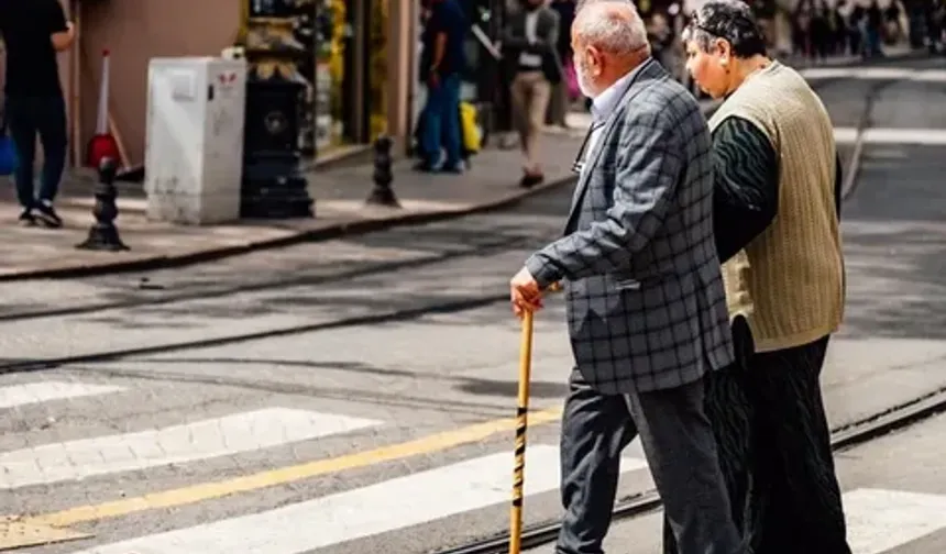 Yaşlanan Türkiye’de Sağlık ve Sosyal Güvenlik Sistemi Yeni Zorluklarla Karşı Karşıya