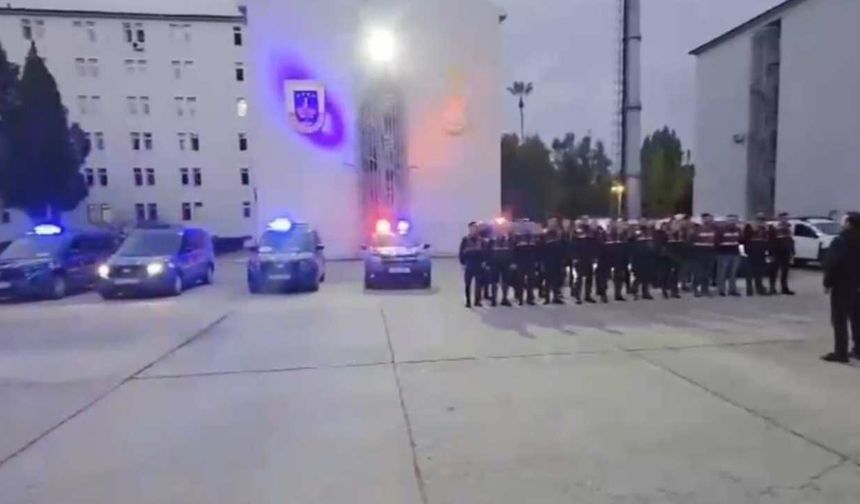 Adana Merkezli Dev Operasyon: Sosyal Medyada Uyuşturucu Özendiren 16 Kişi Tutuklandı