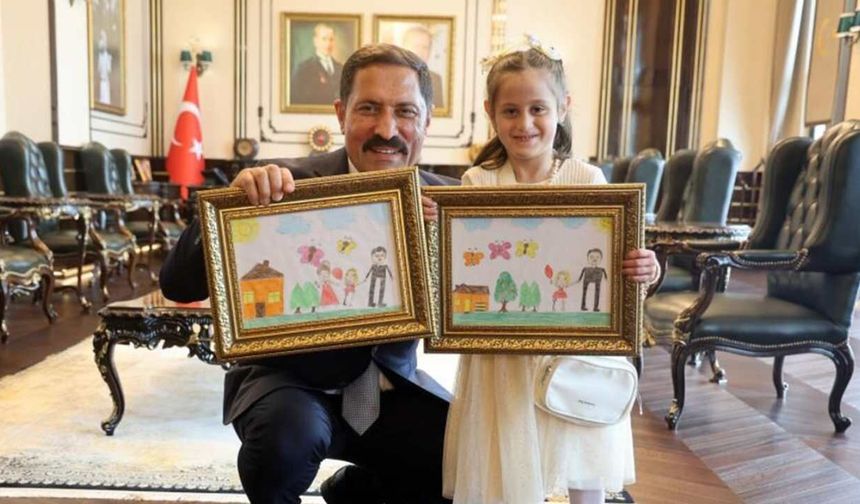 Depremde ailesini kaybetti, çizdiği resim duygulandırdı