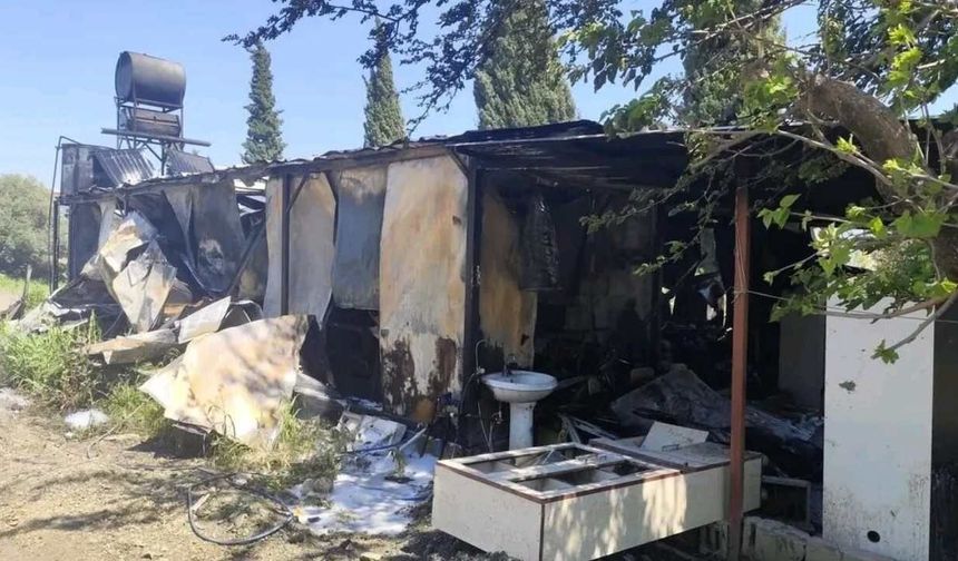 Depremzede Ailenin İkinci Yıkımı: 2 Konteyner Alevlere Teslim Oldu