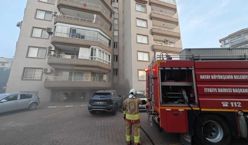 İskenderun’da bodrum katında çıkan yangın paniğe neden oldu