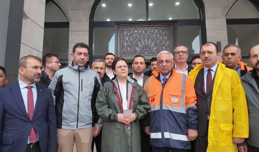 "Maddi Kayıp Telafi Edilir, Can Edilmez" Kadirli’deki Sel Felaketi Sonrası Bakan Yanık'tan Basın Açıklaması