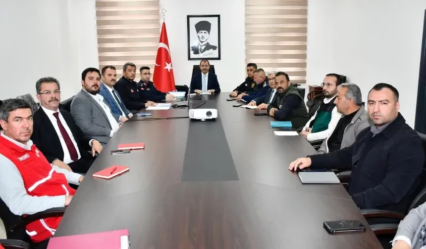 Kadirli’de Afet Kriz Yönetimi Toplantısı: Yağışlara Karşı Alınacak Önlemler Değerlendirildi