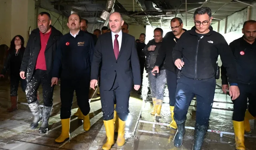 Kadirli’de Sel Felaketi AFAD Başkanı Pehlivan Sahada İncelemelerde Bulundu