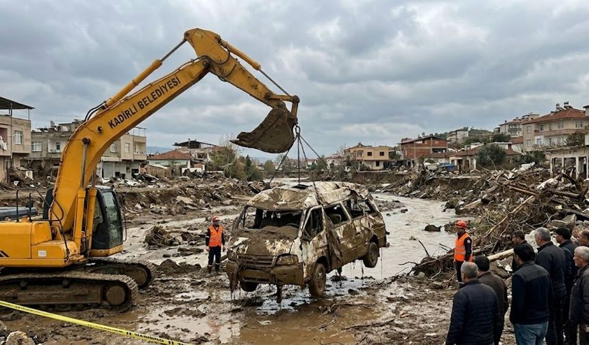 Kadirli’de Sel Sularına Kapılan Minibüs Hurda Halinde Bulundu
