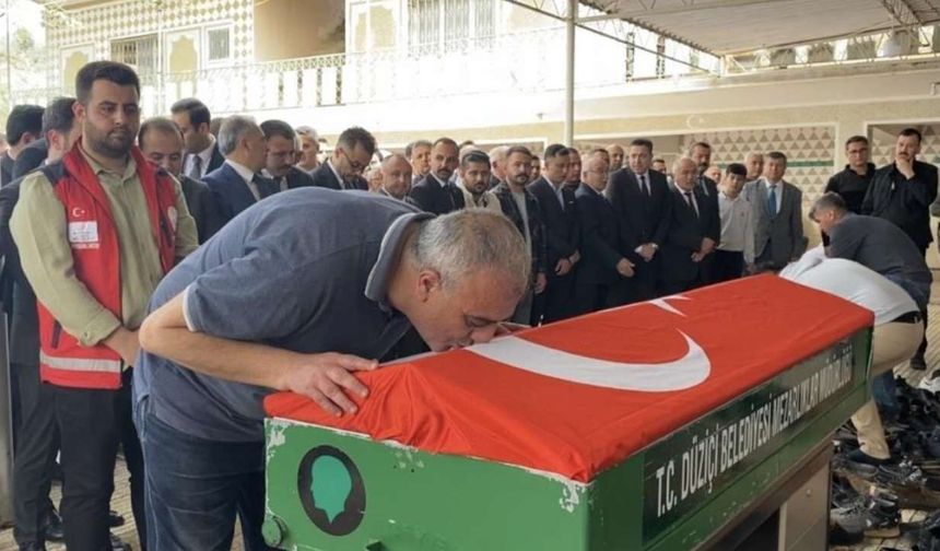 Kahramanmaraş'taki saldırıda hayatını kaybeden çocuk Osmaniye'de defnedildi