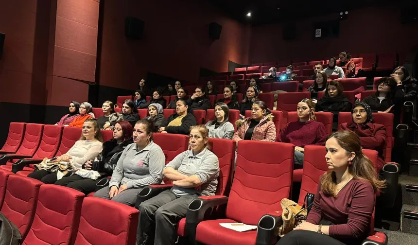 Osmaniye İl Jandarma Komutanlığı’ndan AVM Çalışanlarına Narkotik ve Siber Suçlarla Mücadele Semineri