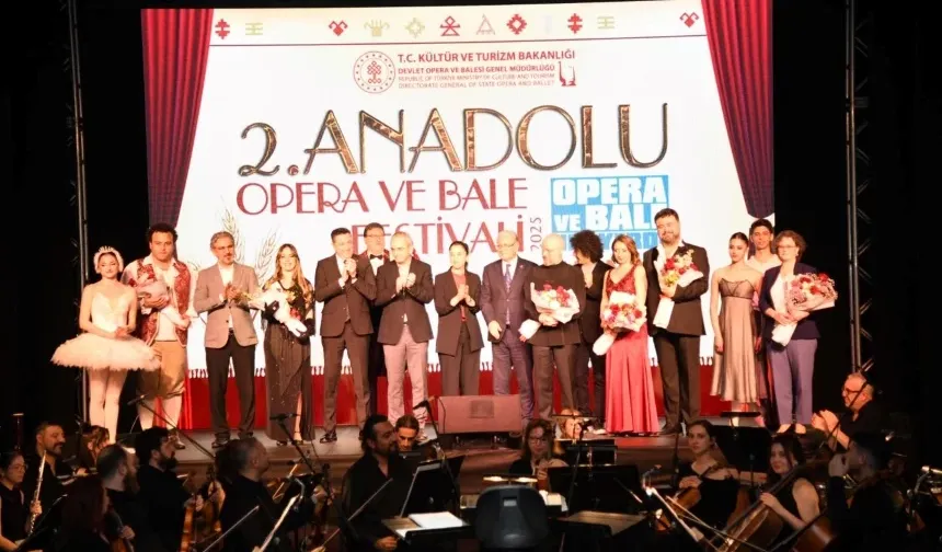 Osmaniye’de Aşk Ezgileri Geceye Damgasını Vurdu