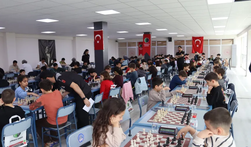 Osmaniye’de “Avukatlar Günü”ne Özel Satranç Turnuvası Başladı