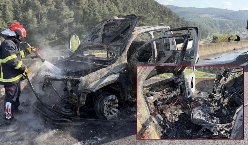 Osmaniye'de Hareket Halindeki Pikap Alev Alev Yandı
