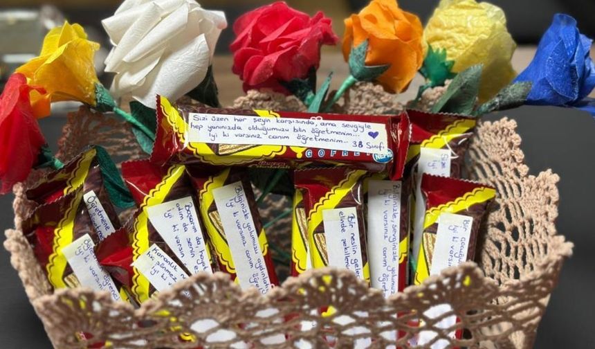 Osmaniye’de Kalpleri Isıtan Sürpriz: Öğrencilerden Öğretmenlerine Çikolatalı Teşekkür