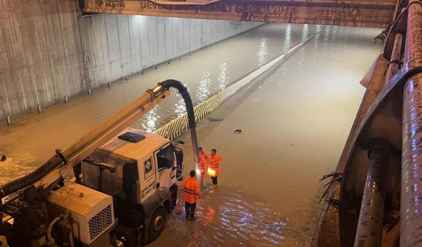 Osmaniye'de Sağanak Yağış Hayatı Olumsuz Etkiledi: Devlet Bahçeli Alt Geçidi Kapandı