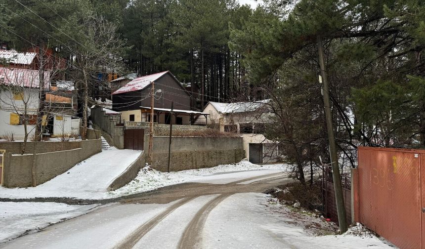 Osmaniye'nin Zorkun Yaylası Beyaza Büründü, Kartpostallık Görüntüler Ortaya Çıktı