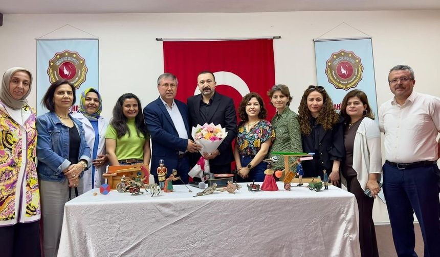 OKÜ’den Liseli Gençlere Mesleki Rehberlik! Celil Atasever Öğrencilerle Buluştu