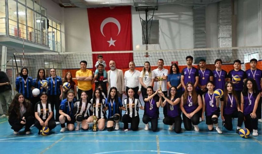 Kadirli’de Gençlik Turnuvası’nın Şampiyonu Belli Oldu!